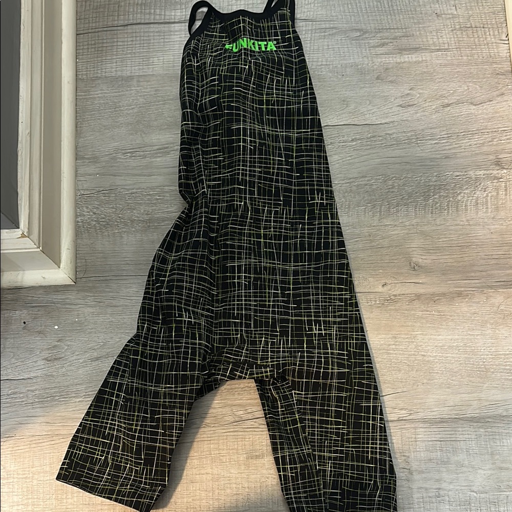 Funkita tech suit size 24 Aus,
Only worn at 5 meets.